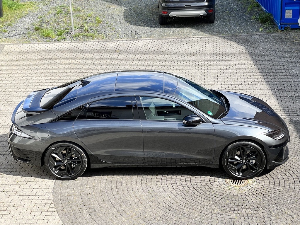 Hyundai Ioniq 6 First Edition in Nocturne Grey metallic